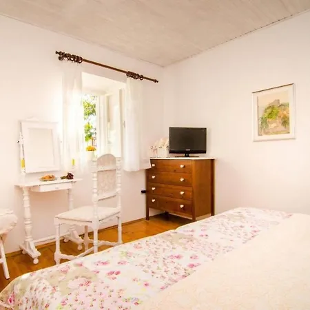 Apartment Lavanda & Ruzmarin - Double With Private External Bathroom *